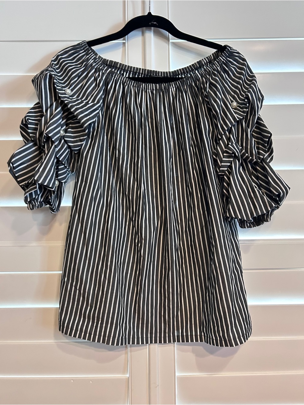 Coco Bianca Striped Off-Shoulder Puff Sleeve Top - Black & White Size Large